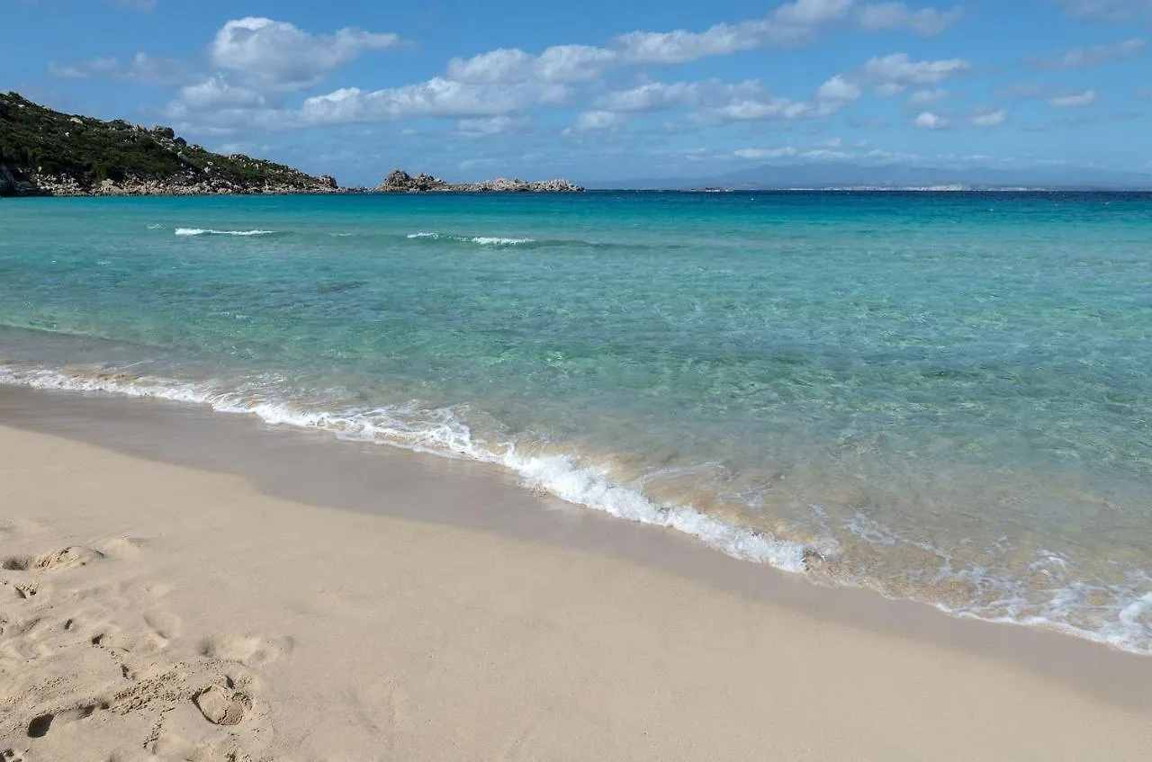 Glorious Residence Le Pavoncelle One Bedroom Sleeps Four Child Num1450 Santa Teresa Gallura