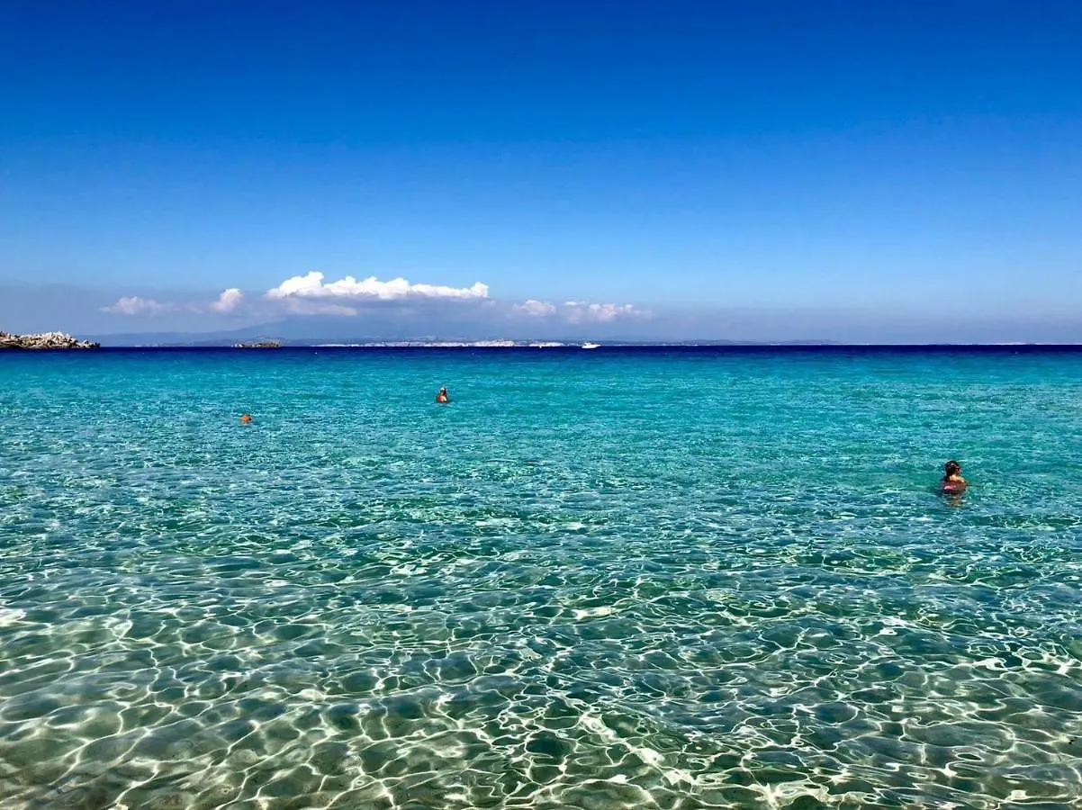 Apartment Glorious Residence Le Pavoncelle One Bedroom Sleeps Four Child Num1450 Santa Teresa Gallura