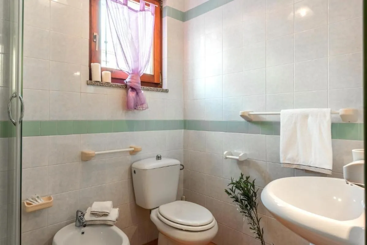 Apartment Glorious Residence Le Pavoncelle One Bedroom Sleeps Four Child Num1450 Santa Teresa Gallura